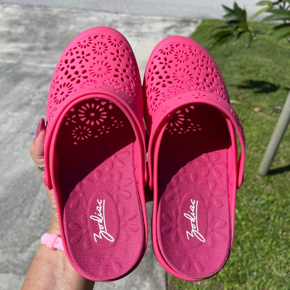 ZODIAC Swivel Strap Clogs Floral Flamingo - Picture 5 of 8